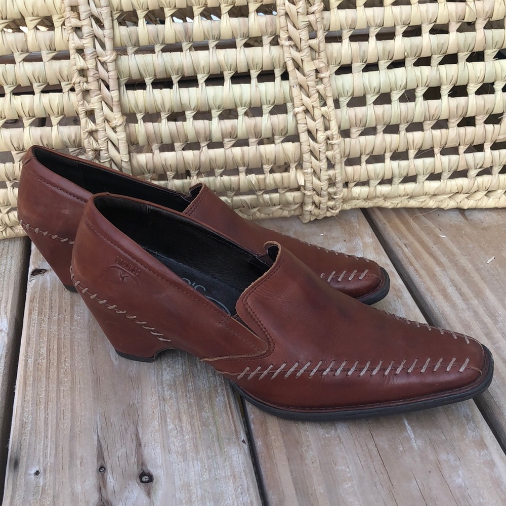 Pikolino’s leather heeled shoe